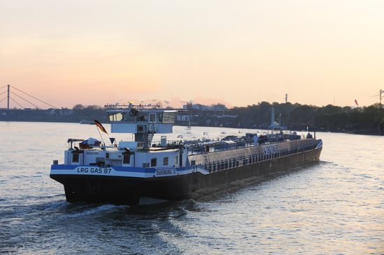 Transport Binnenschiff Tyczka Trading