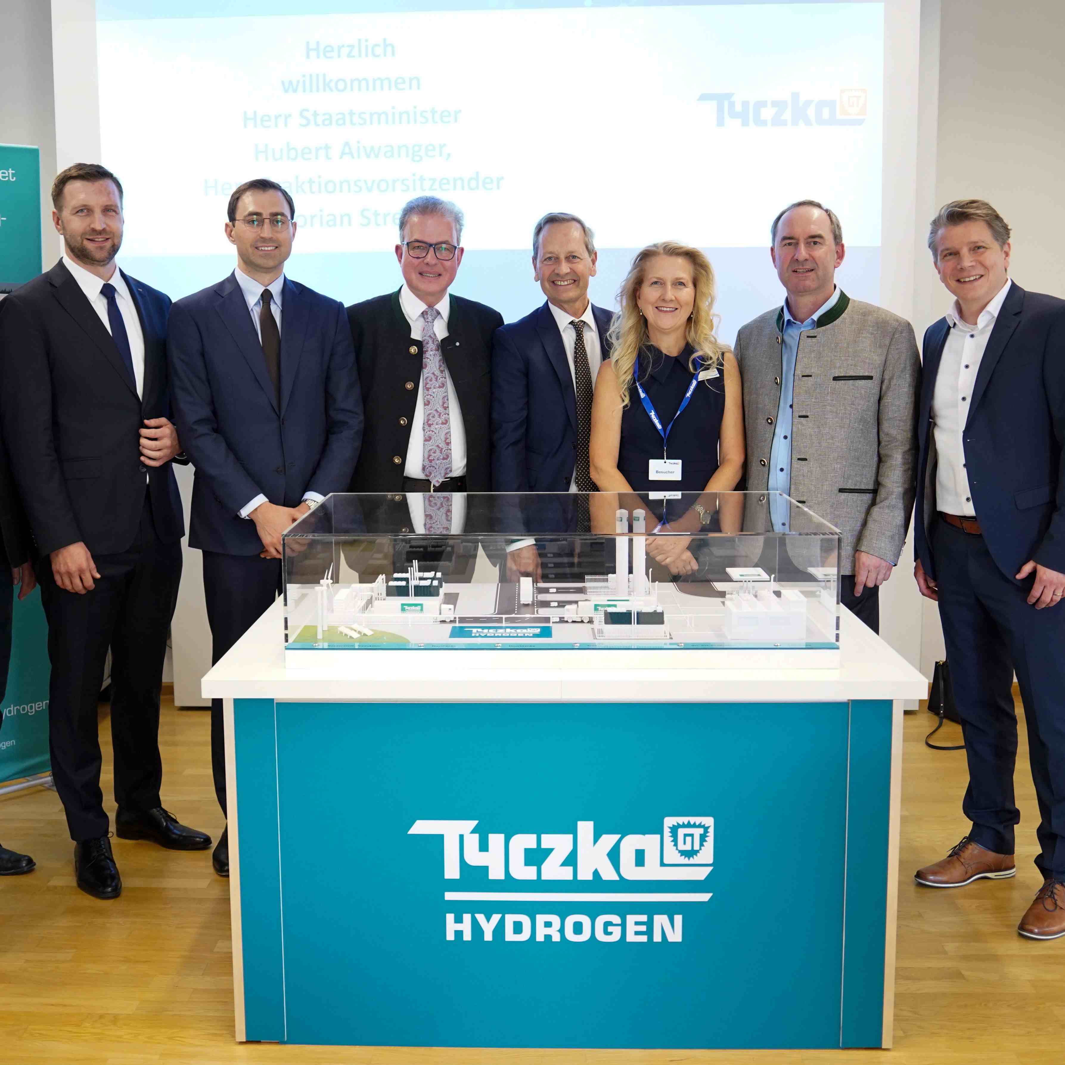 Besuch_Hubert_Aiwanger_Wasserstoff_Tyczka_Hydrogen_1:1